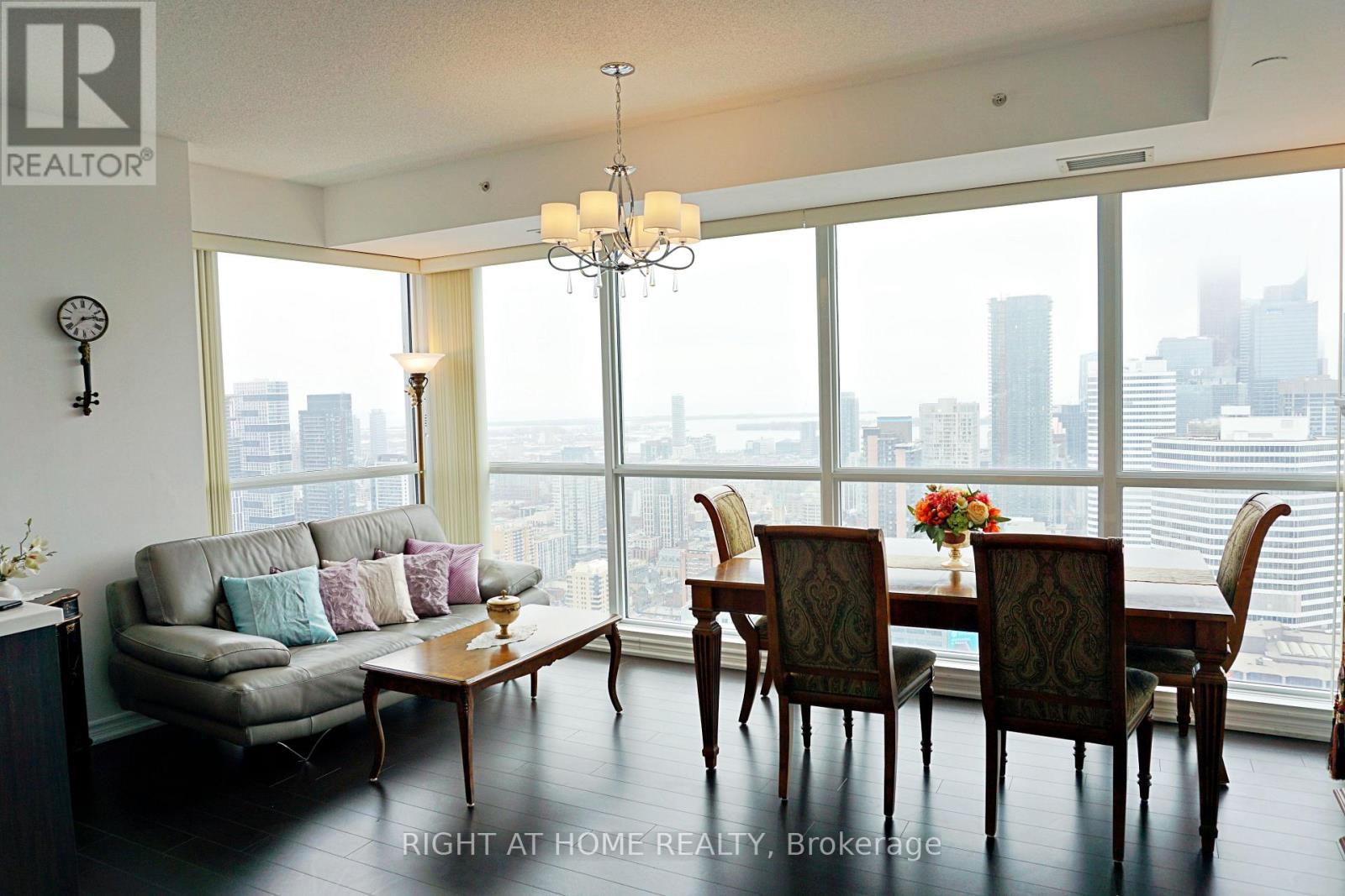 4207 - 386 Yonge Street, Toronto, Ontario  M5B 0A5 - Photo 2 - C12741320