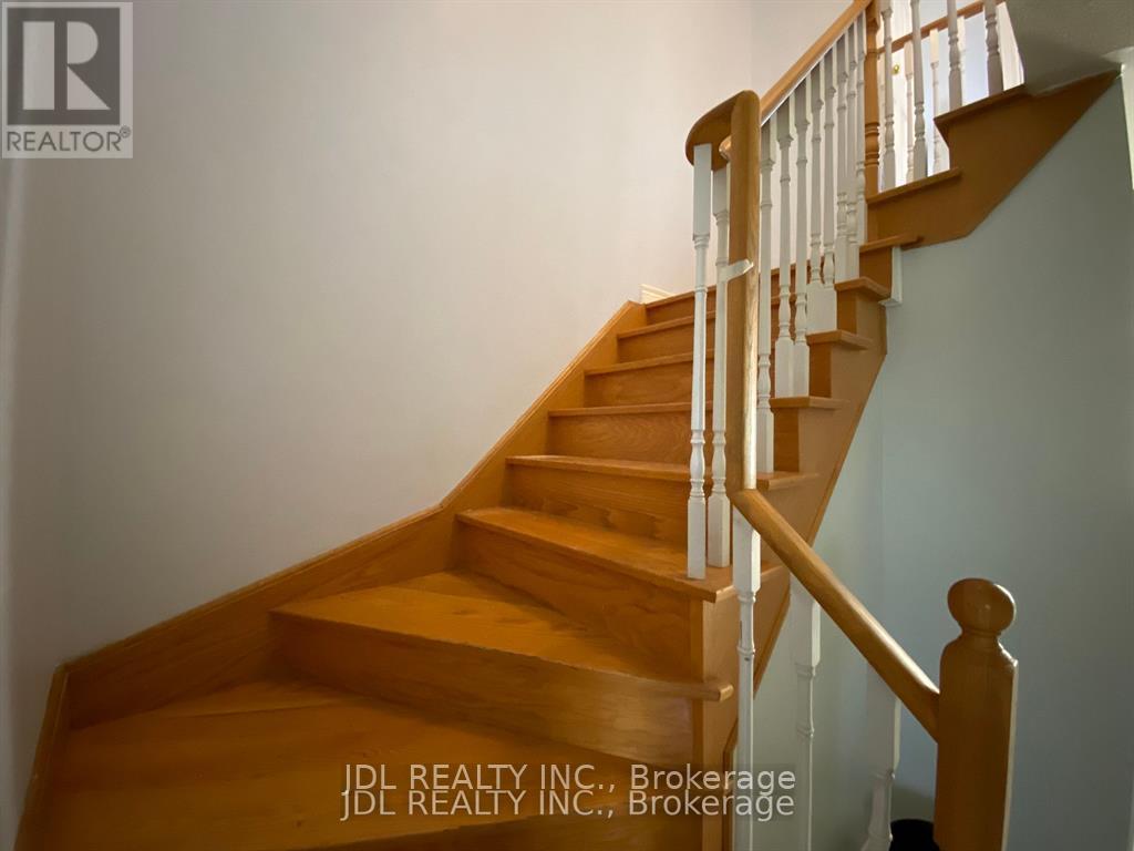 618 Leatherleaf Drive, Mississauga, Ontario  L4Z 3Z1 - Photo 11 - W12741292