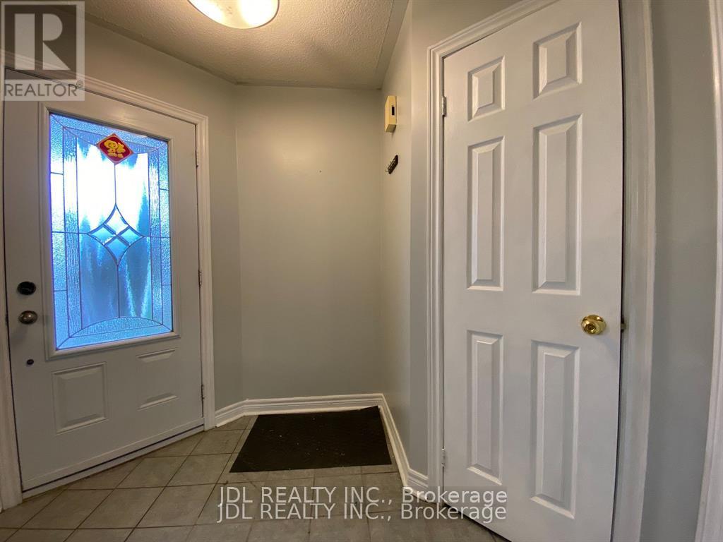 618 Leatherleaf Drive, Mississauga, Ontario  L4Z 3Z1 - Photo 4 - W12741292