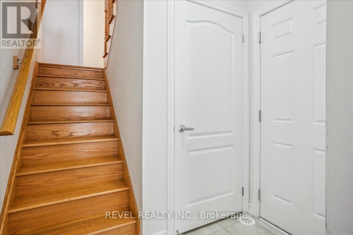 3038 Blacktusk Common, Oakville, Ontario  L6H 7E3 - Photo 7 - W12741326