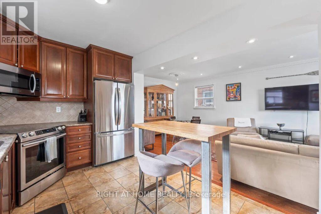 16 CONNIE STREET, Toronto, Ontario