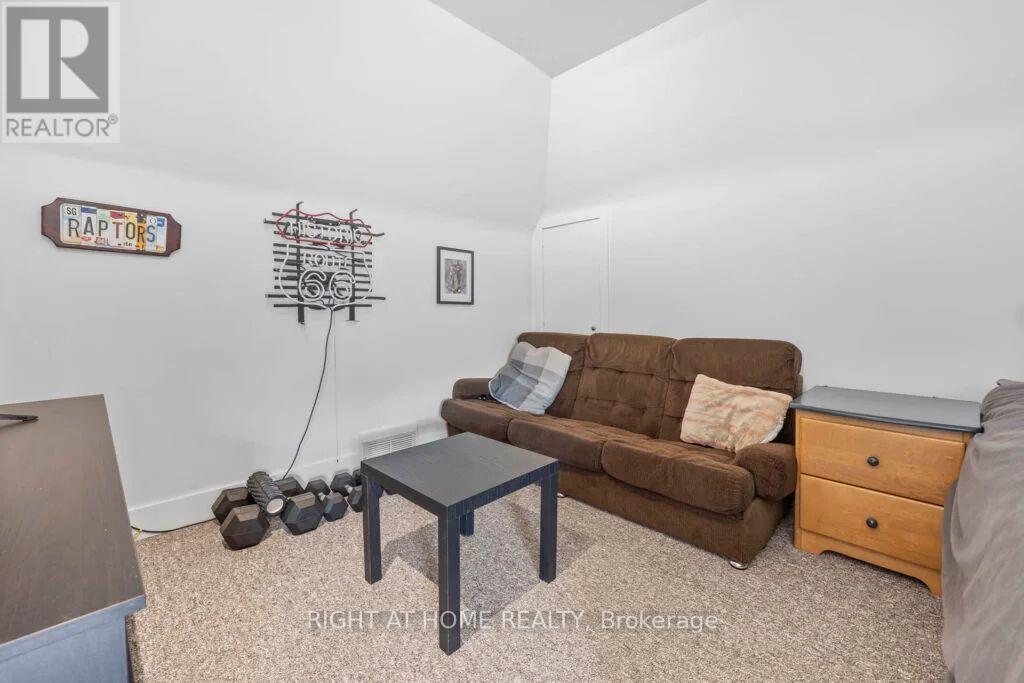 16 Connie Street, Toronto, Ontario  M6L 2J1 - Photo 16 - W12741334