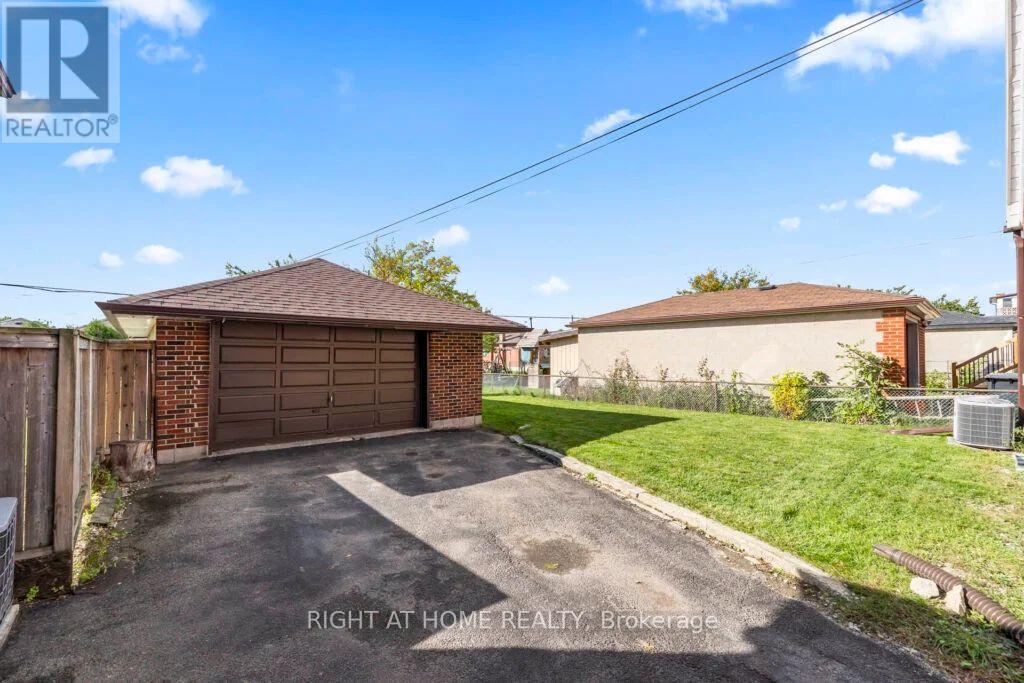 16 Connie Street, Toronto, Ontario  M6L 2J1 - Photo 18 - W12741334