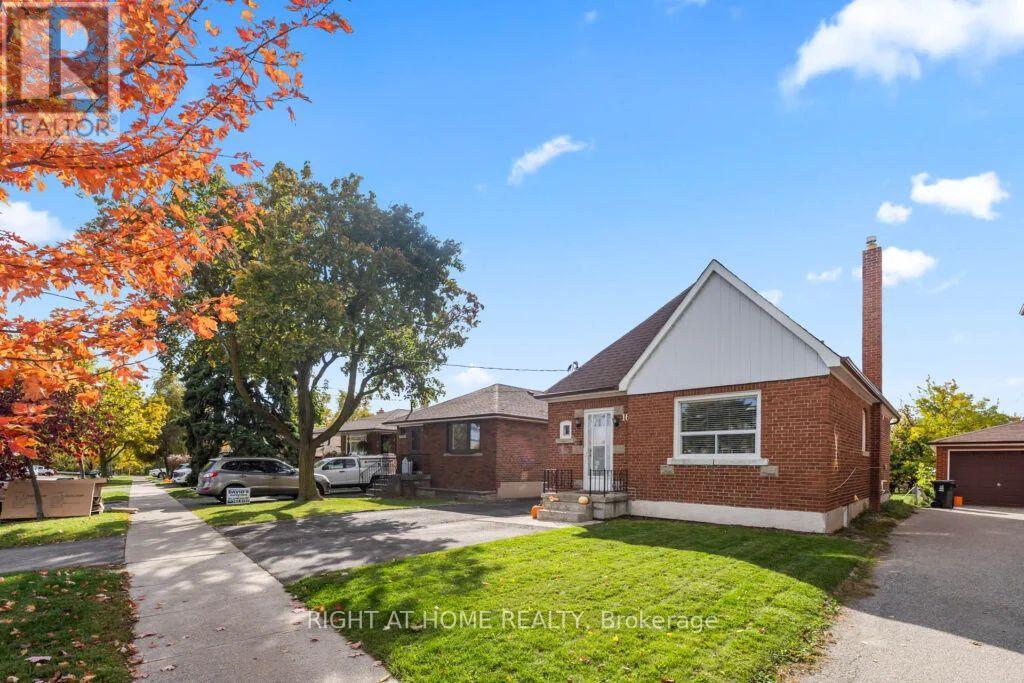 16 Connie Street, Toronto, Ontario  M6L 2J1 - Photo 19 - W12741334