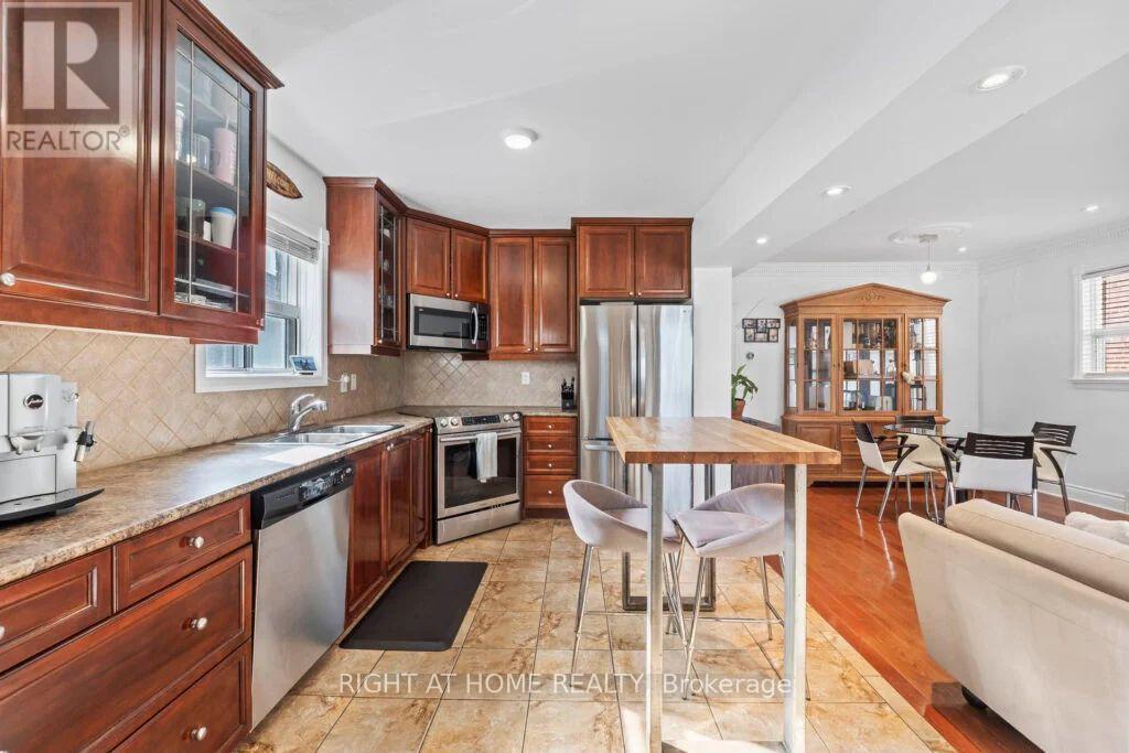 16 Connie Street, Toronto, Ontario  M6L 2J1 - Photo 2 - W12741334