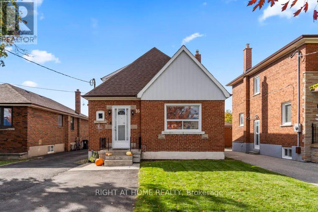 16 Connie Street, Toronto, Ontario  M6L 2J1 - Photo 20 - W12741334