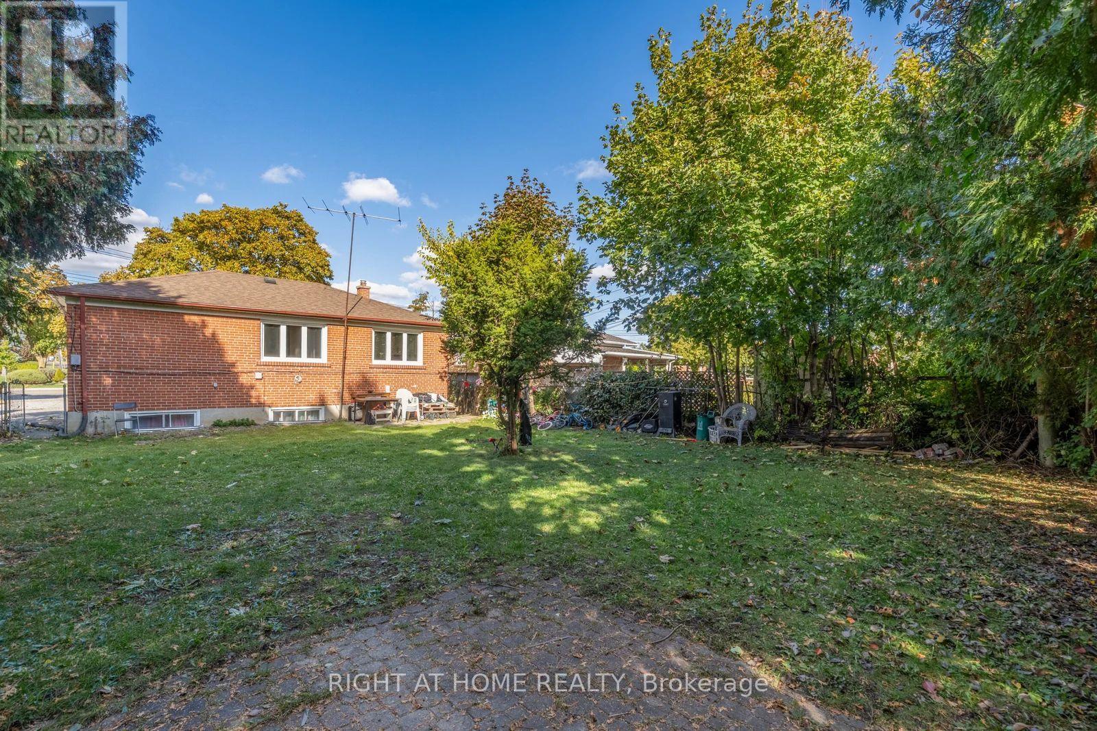 7a - 7 Westhumber Boulevard, Toronto, Ontario  M3B 0A7 - Photo 3 - W12741344