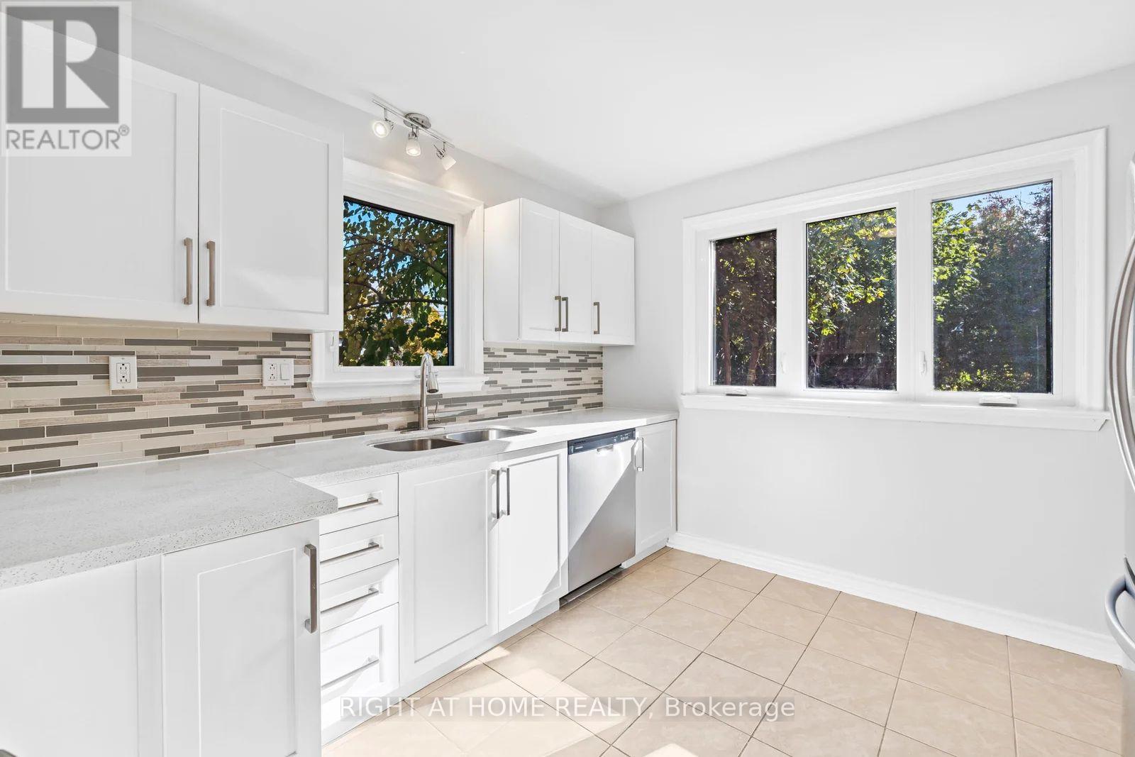 7a - 7 Westhumber Boulevard, Toronto, Ontario  M3B 0A7 - Photo 8 - W12741344