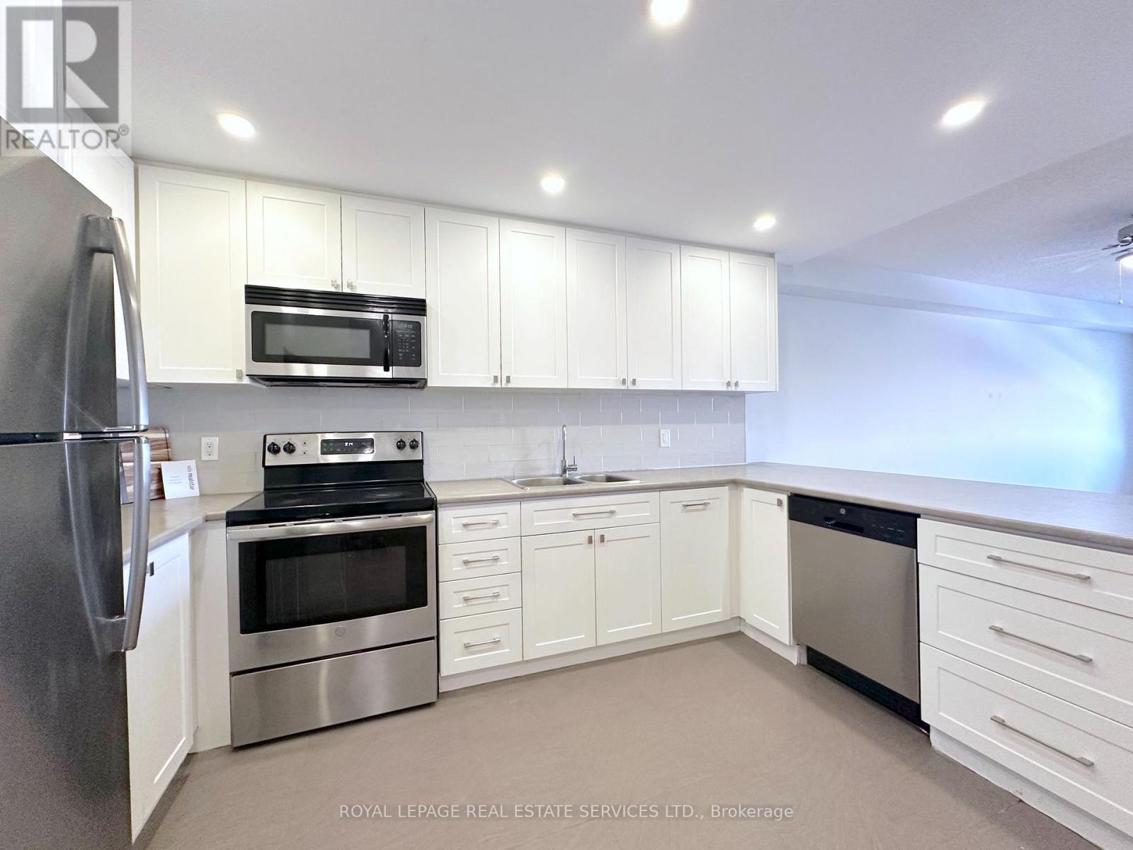 1108 - 190 Clark Boulevard, Brampton, Ontario  L6T 4A8 - Photo 3 - W12741348