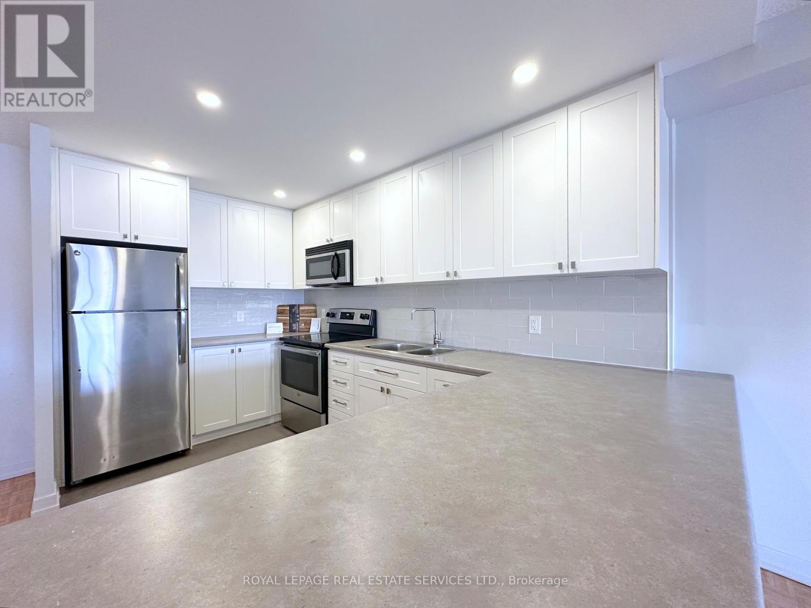 1108 - 190 Clark Boulevard, Brampton, Ontario  L6T 4A8 - Photo 4 - W12741348