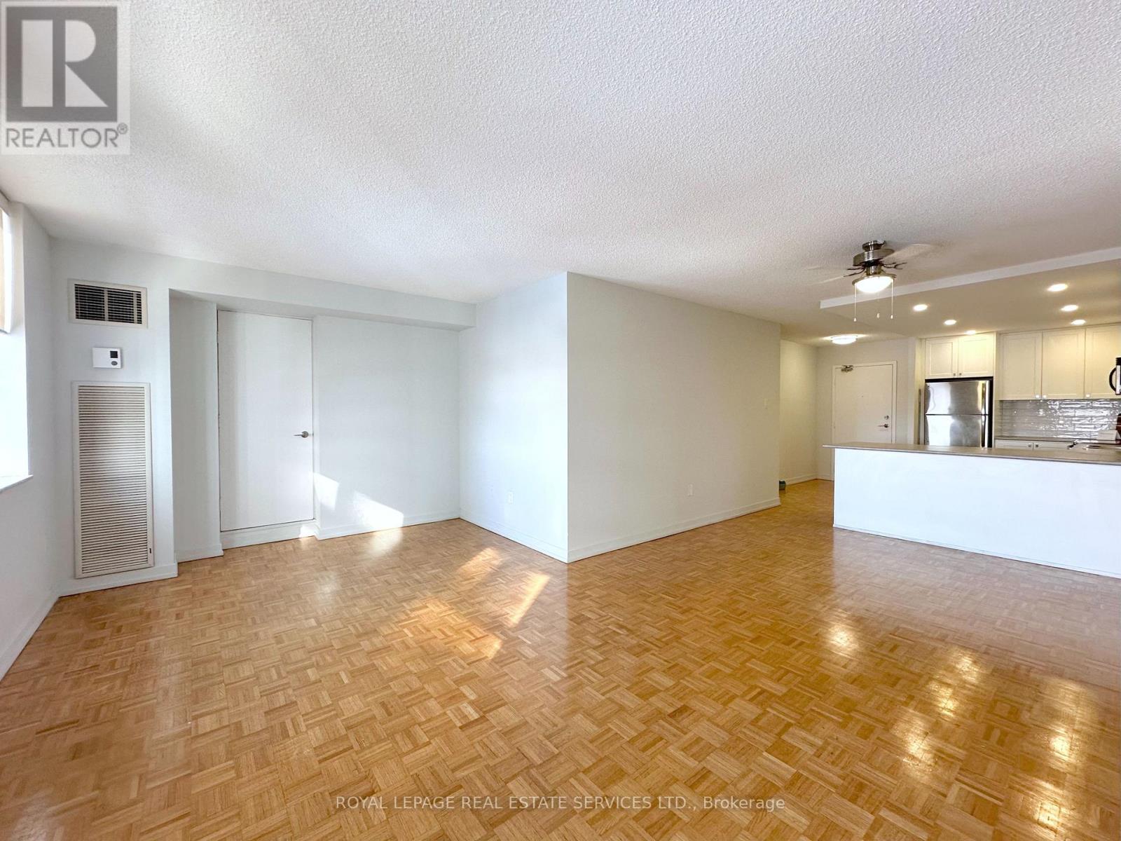 1108 - 190 Clark Boulevard, Brampton, Ontario  L6T 4A8 - Photo 5 - W12741348