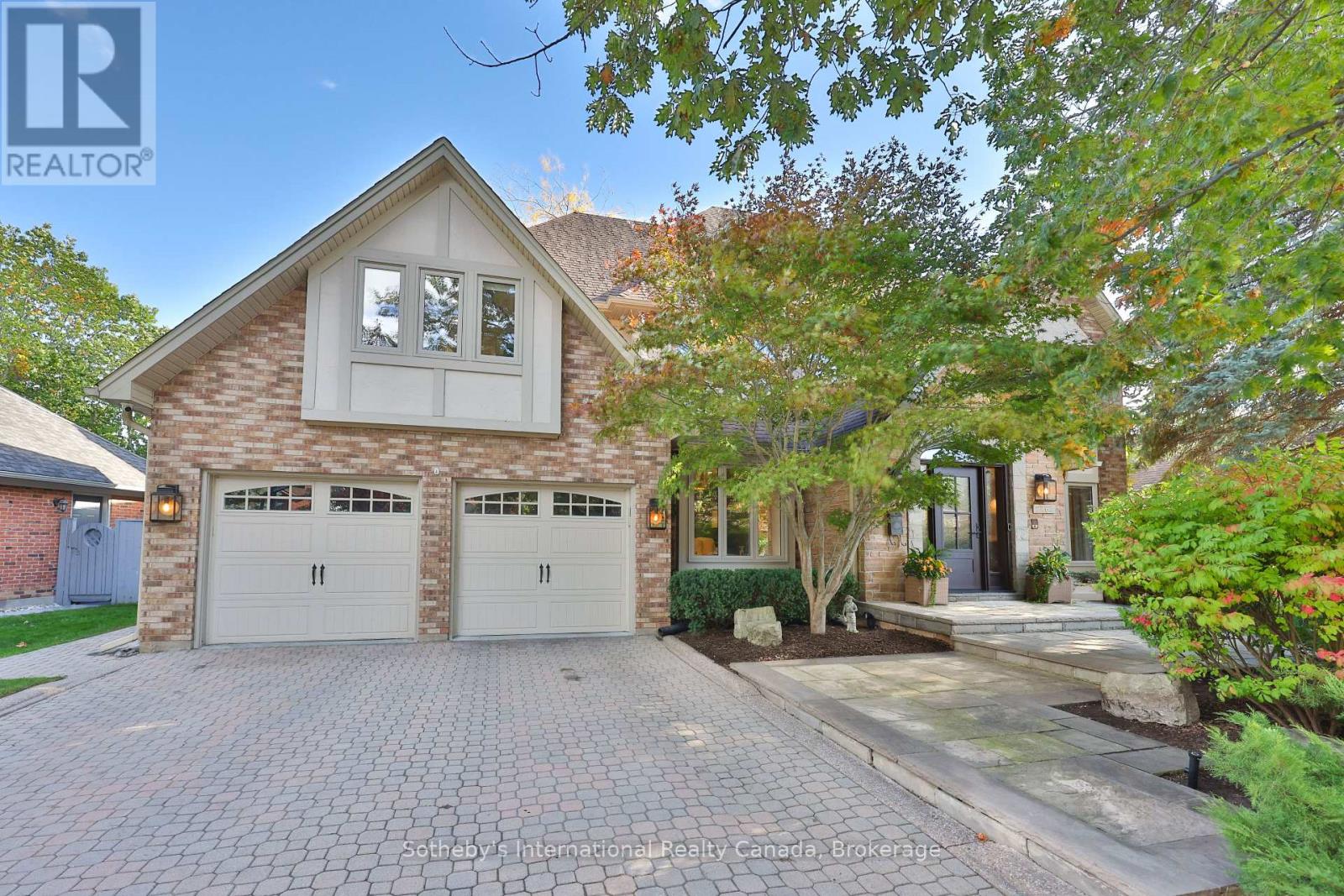 2464 DEER RUN AVENUE, Oakville, Ontario