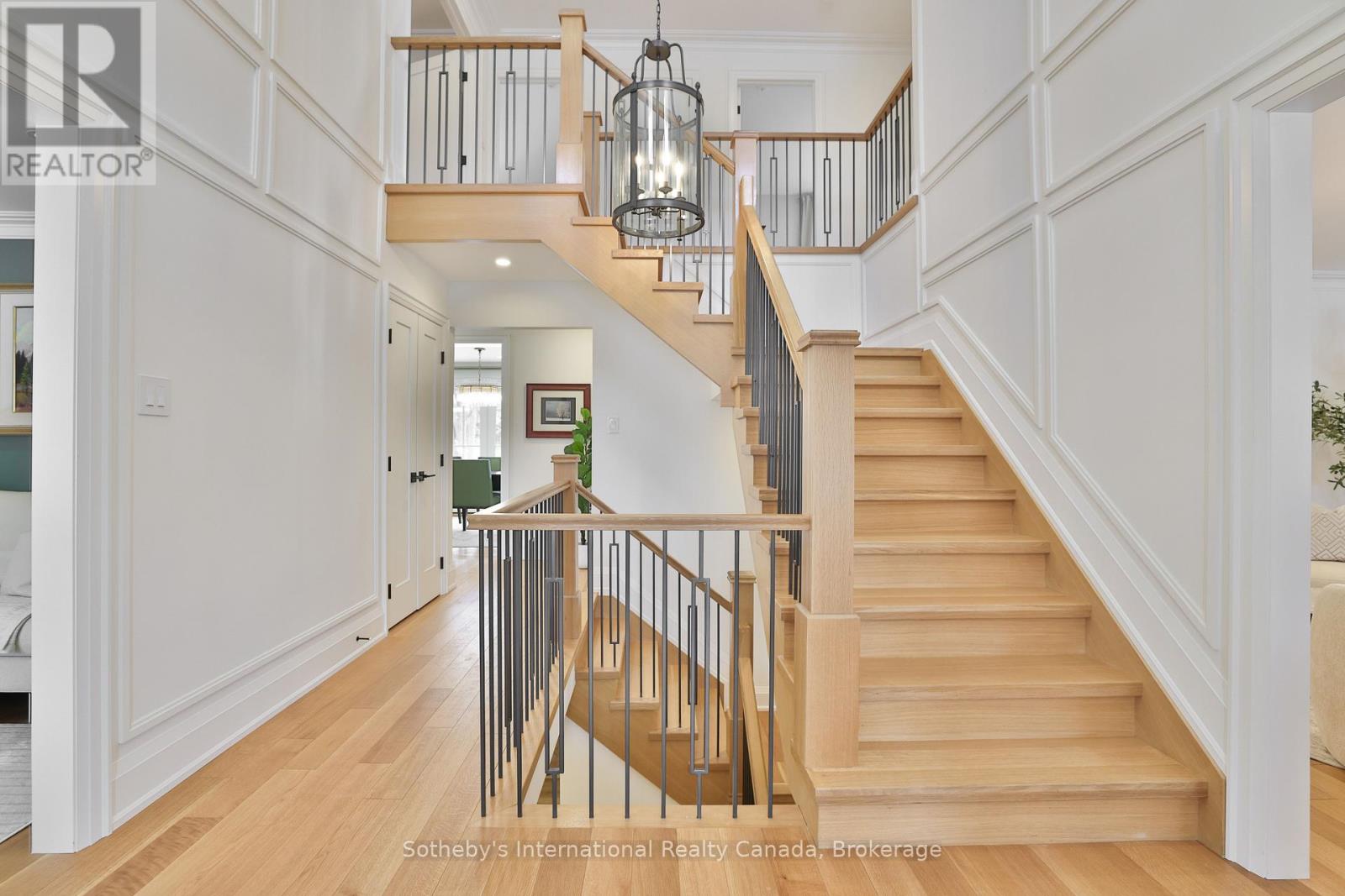 2464 Deer Run Avenue, Oakville, Ontario  L6J 6K9 - Photo 5 - W12741368