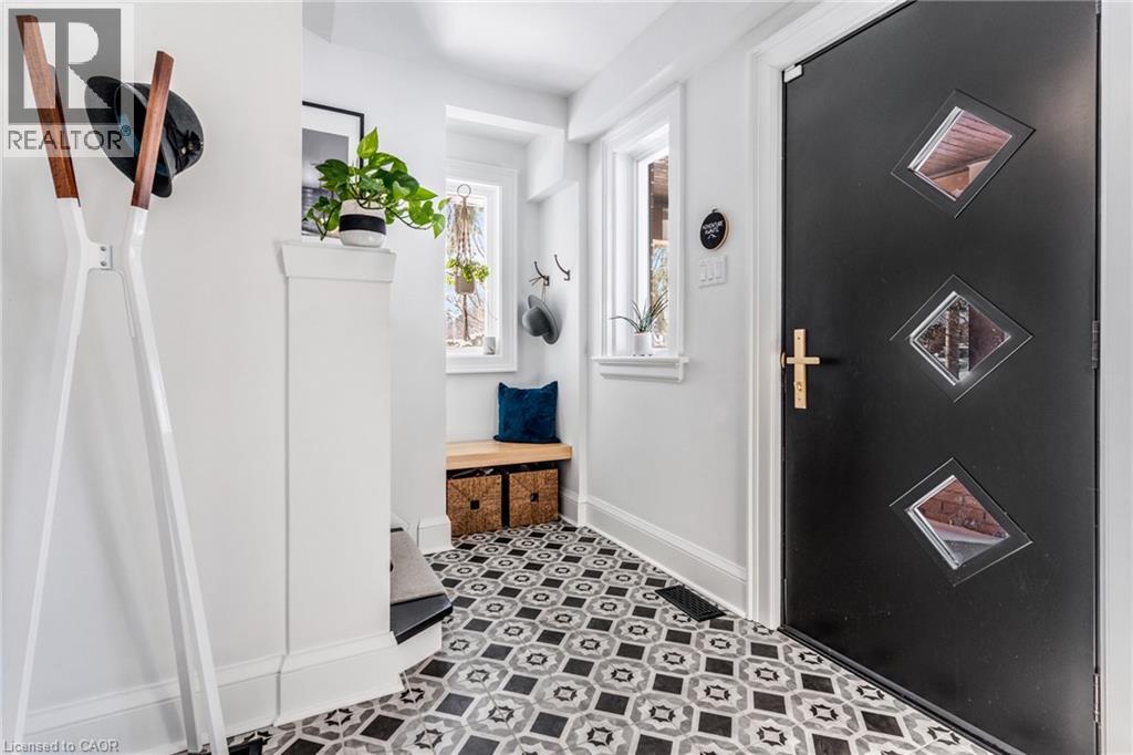 86 Earl Street, Kitchener, Ontario  N2M 2V9 - Photo 2 - 40800039