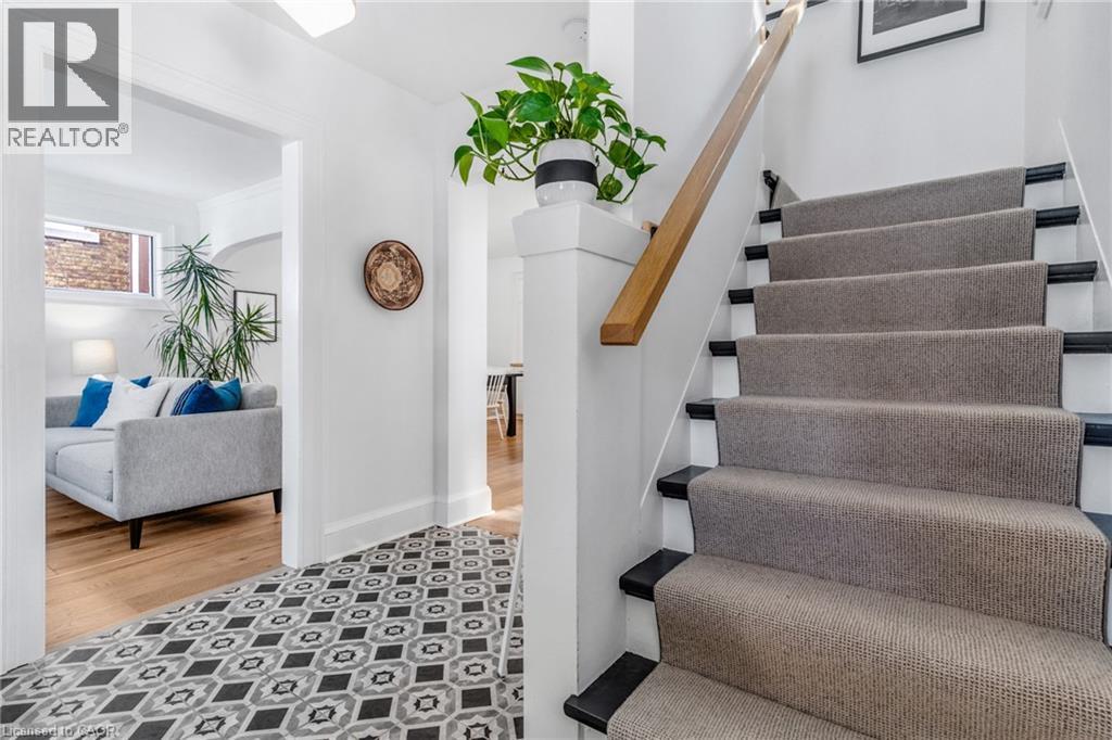 86 Earl Street, Kitchener, Ontario  N2M 2V9 - Photo 3 - 40800039