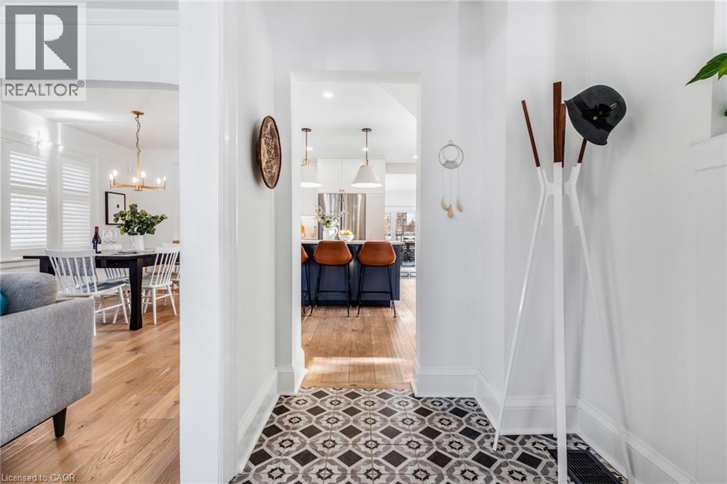 86 Earl Street, Kitchener, Ontario  N2M 2V9 - Photo 4 - 40800039