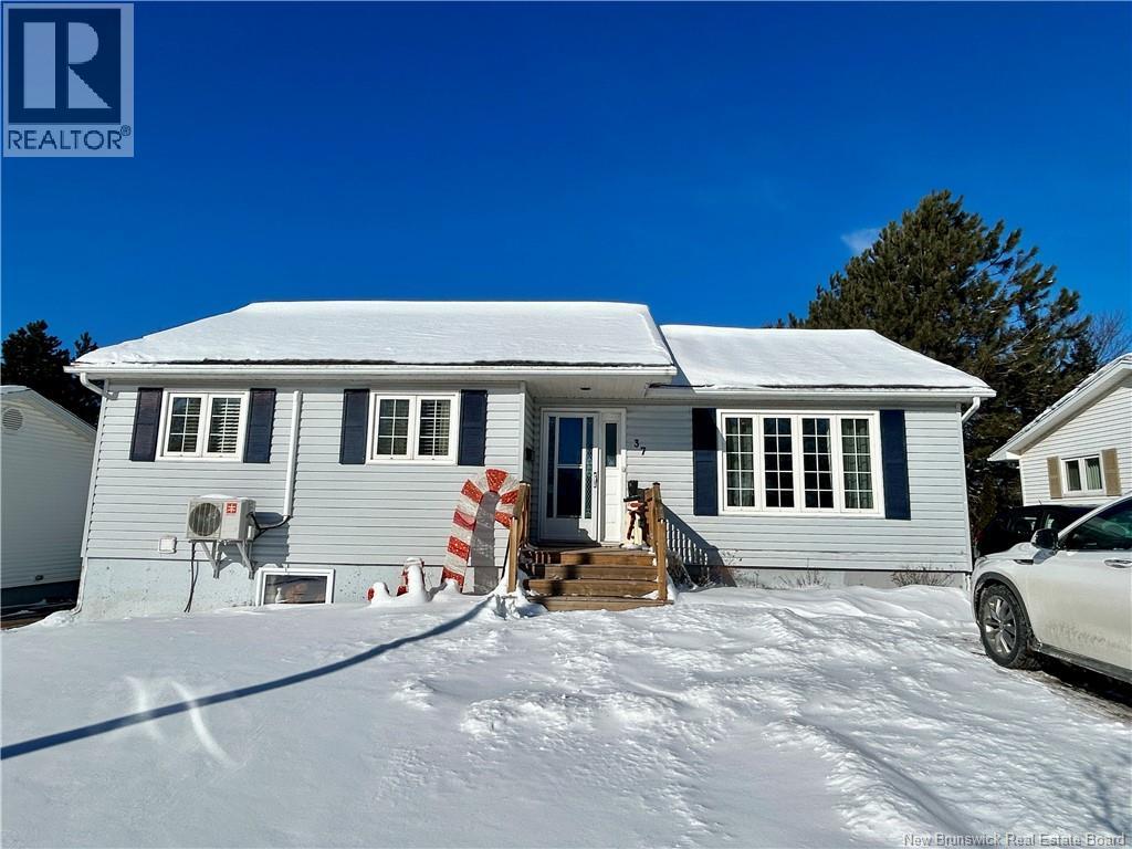 37 Bahama Street, Dieppe, New Brunswick  E1A 4Z1 - Photo 2 - NB132881