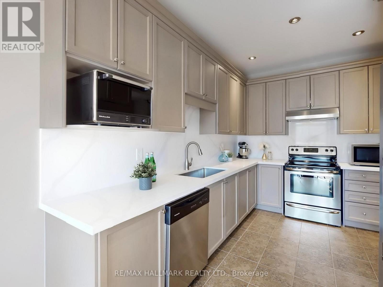 31 Via Toscana, Vaughan, Ontario  L4H 3V7 - Photo 12 - N12741384