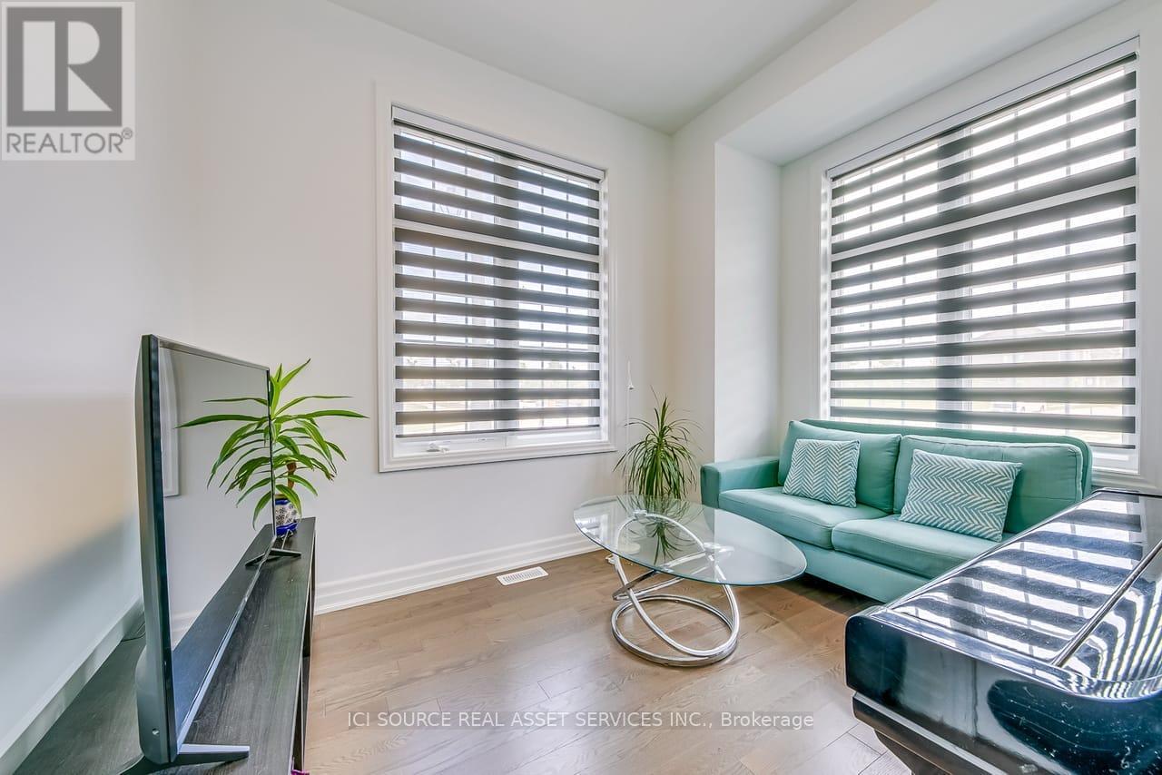 1392 Hydrangea Gardens, Oakville, Ontario  L6H 7G1 - Photo 10 - W12741352