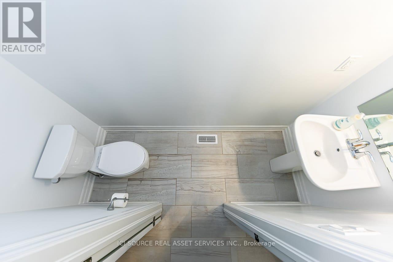 1392 Hydrangea Gardens, Oakville, Ontario  L6H 7G1 - Photo 11 - W12741352