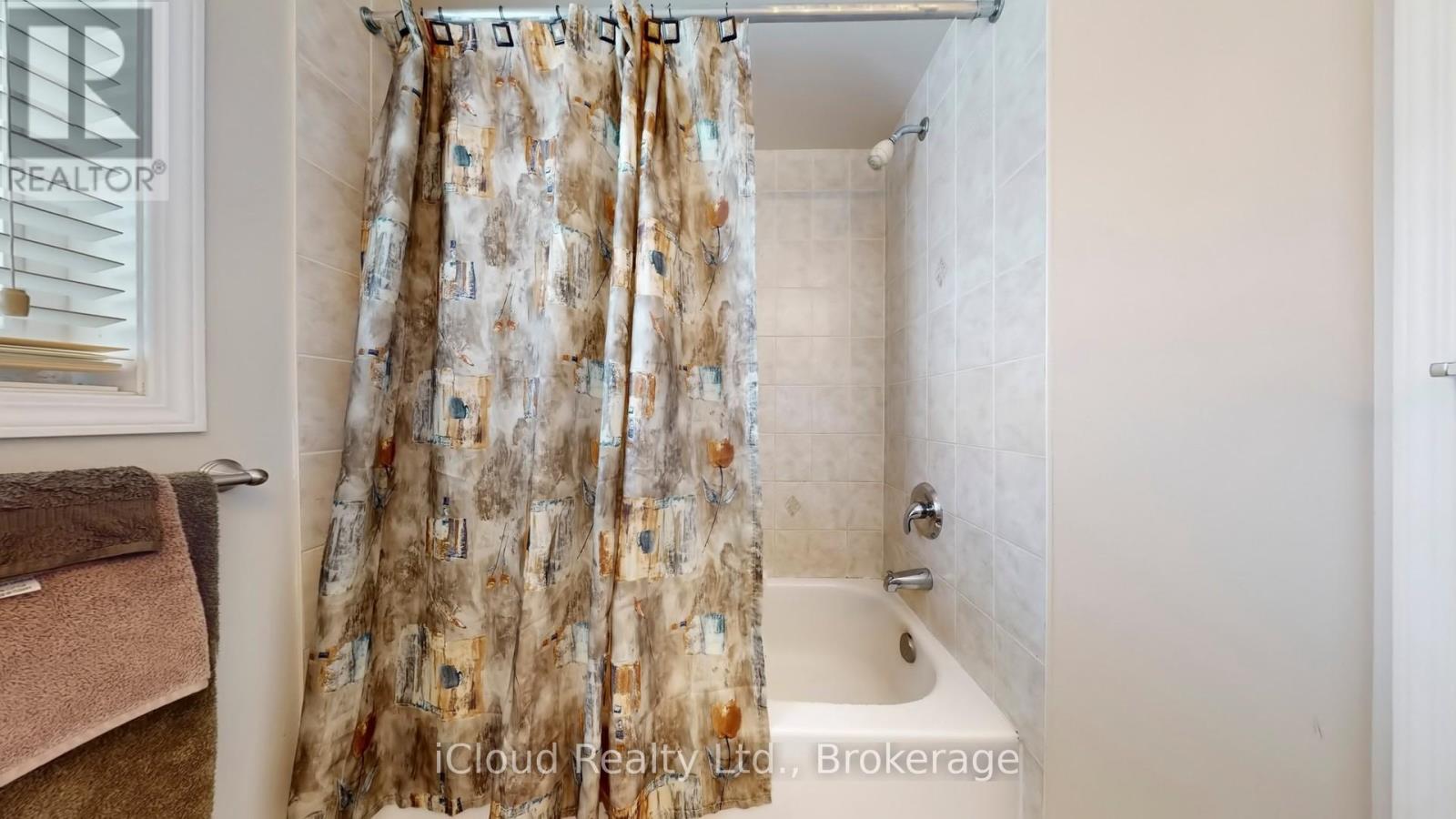 52 Tianalee Crescent, Brampton, Ontario  L7A 2X2 - Photo 35 - W12741356