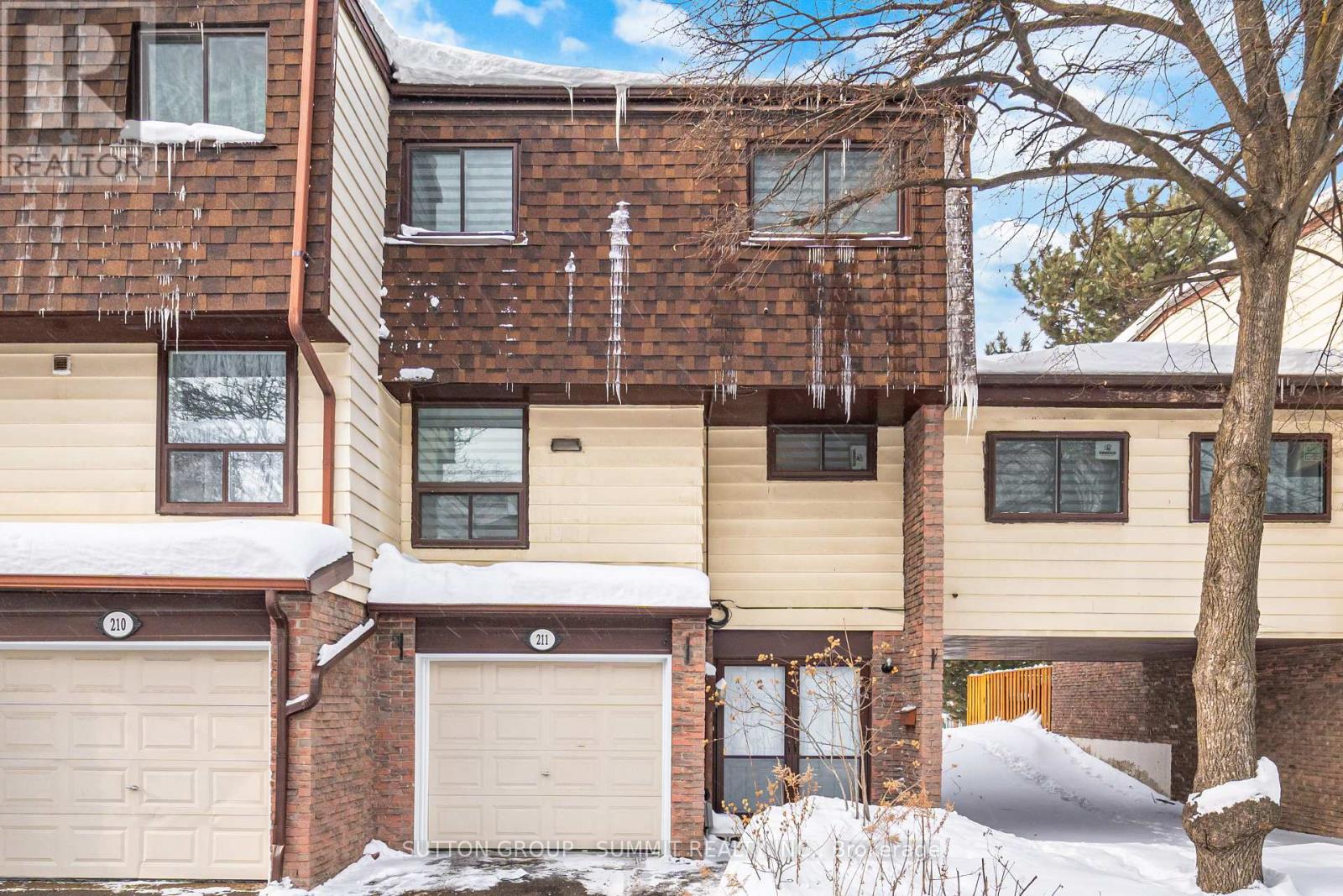 211 - 180 Mississauga Valley Boulevard, Mississauga, Ontario  L5A 3M2 - Photo 1 - W12741374