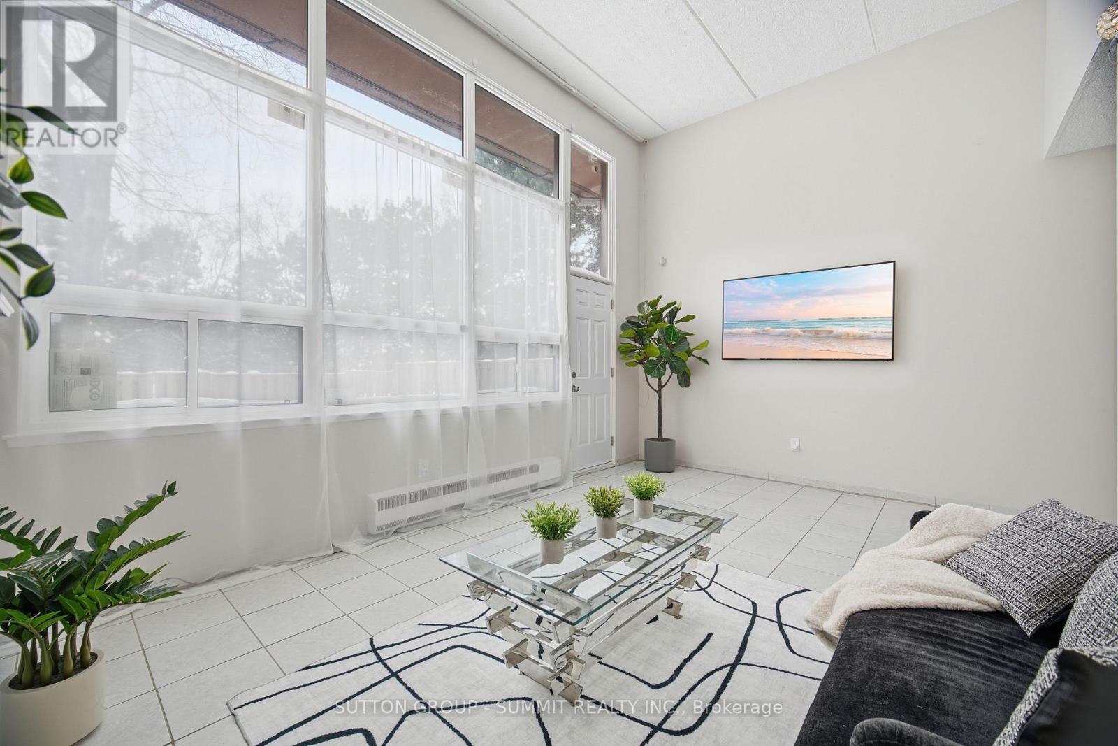 211 - 180 Mississauga Valley Boulevard, Mississauga, Ontario  L5A 3M2 - Photo 11 - W12741374