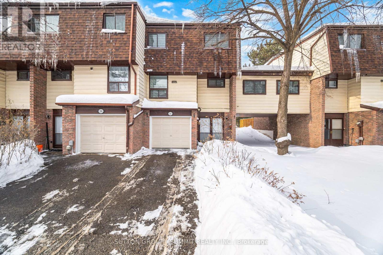 211 - 180 Mississauga Valley Boulevard, Mississauga, Ontario  L5A 3M2 - Photo 2 - W12741374