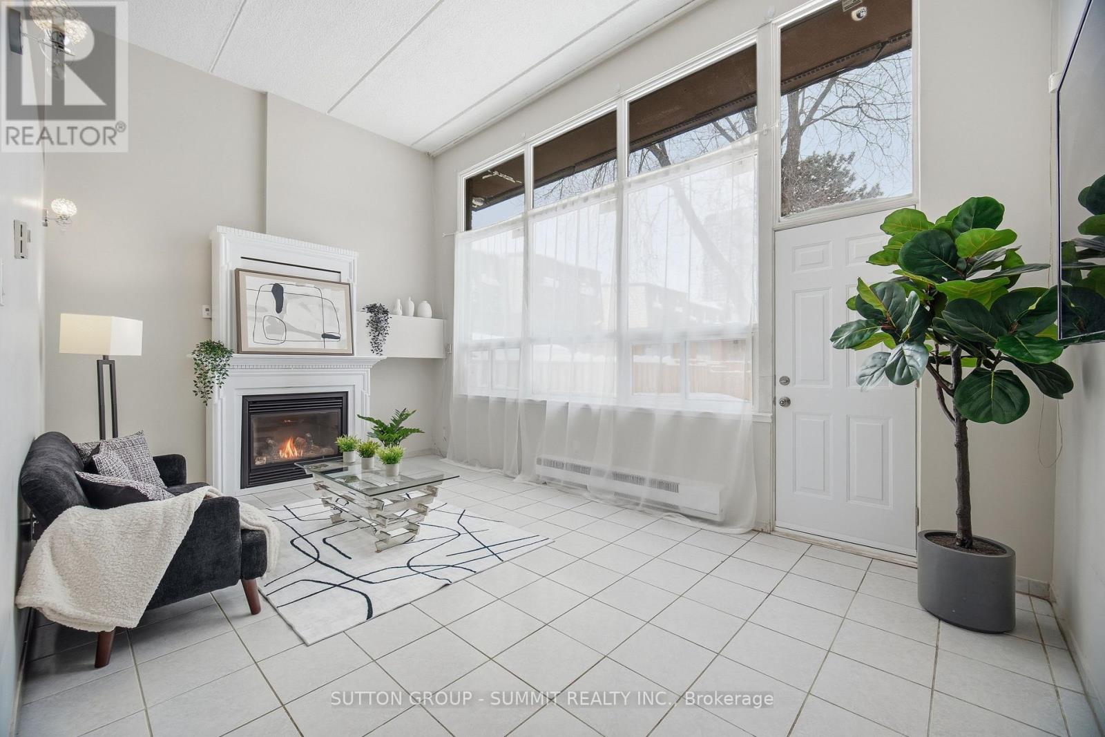 211 - 180 Mississauga Valley Boulevard, Mississauga, Ontario  L5A 3M2 - Photo 8 - W12741374