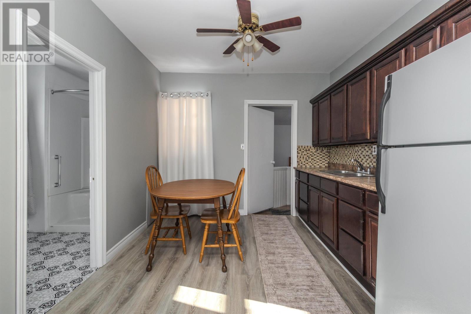 192-194 Gatacre Street, Sydney, Nova Scotia  B1N 1Z2 - Photo 10 - 202601117