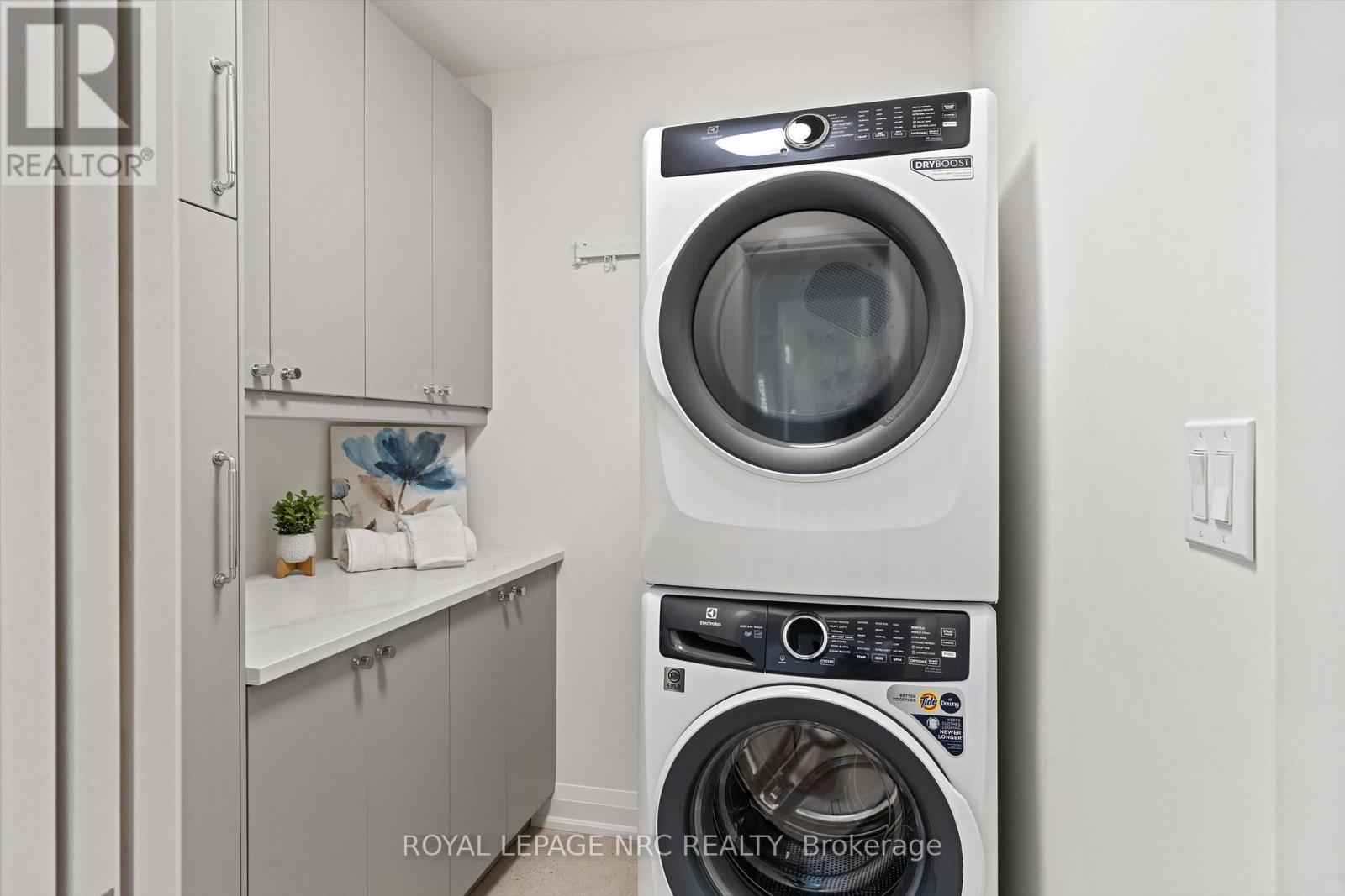 118 Glenwood Avenue, St. Catharines, Ontario  L2R 4C7 - Photo 18 - X12741388