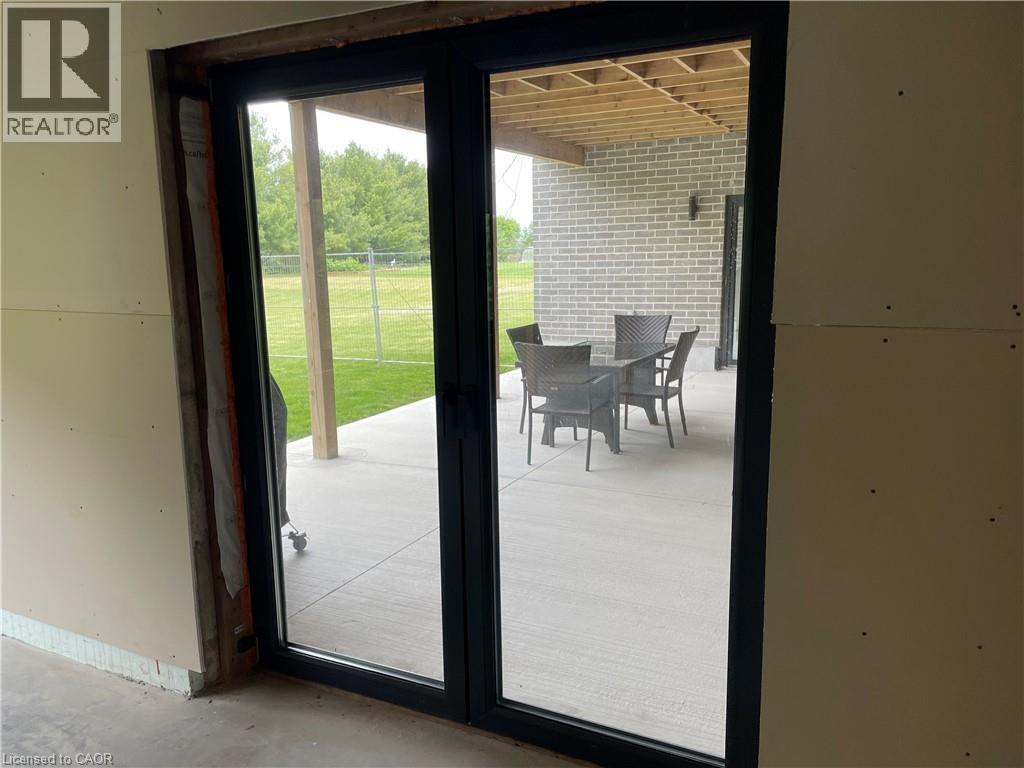 670 Bishopsgate Road Unit# 9, Paris, Ontario  N3L 3E3 - Photo 37 - 40774559