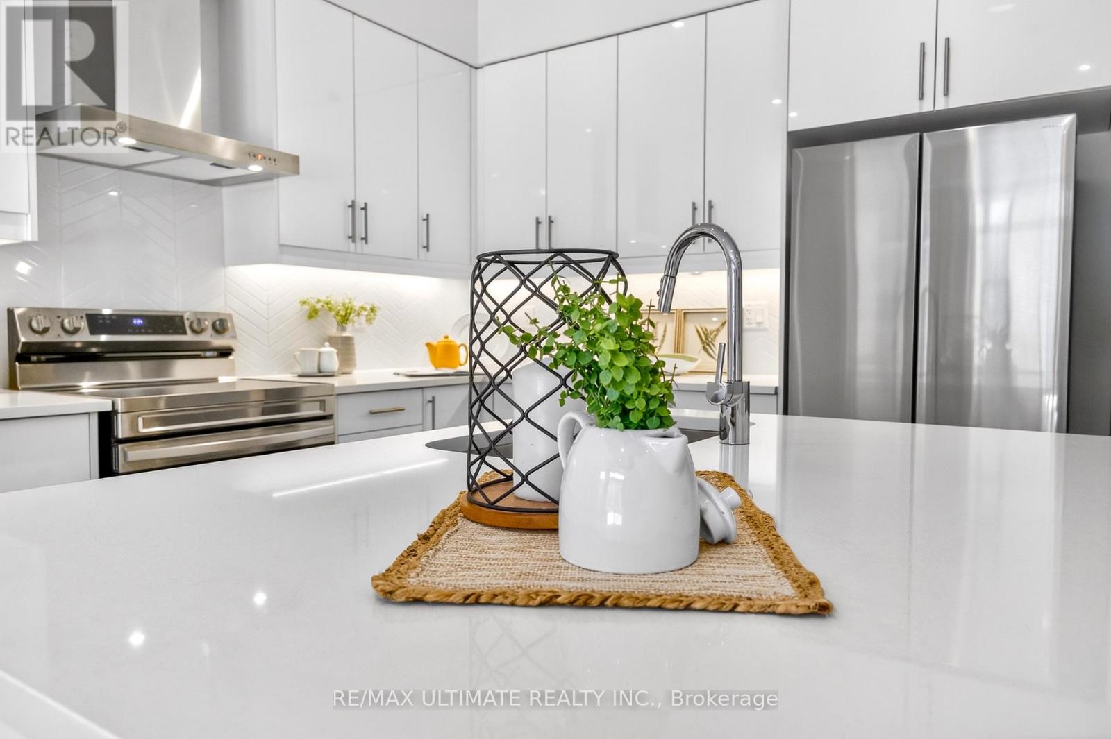 12 Singhampton Road, Vaughan, Ontario  L4H 5J6 - Photo 11 - N12741414