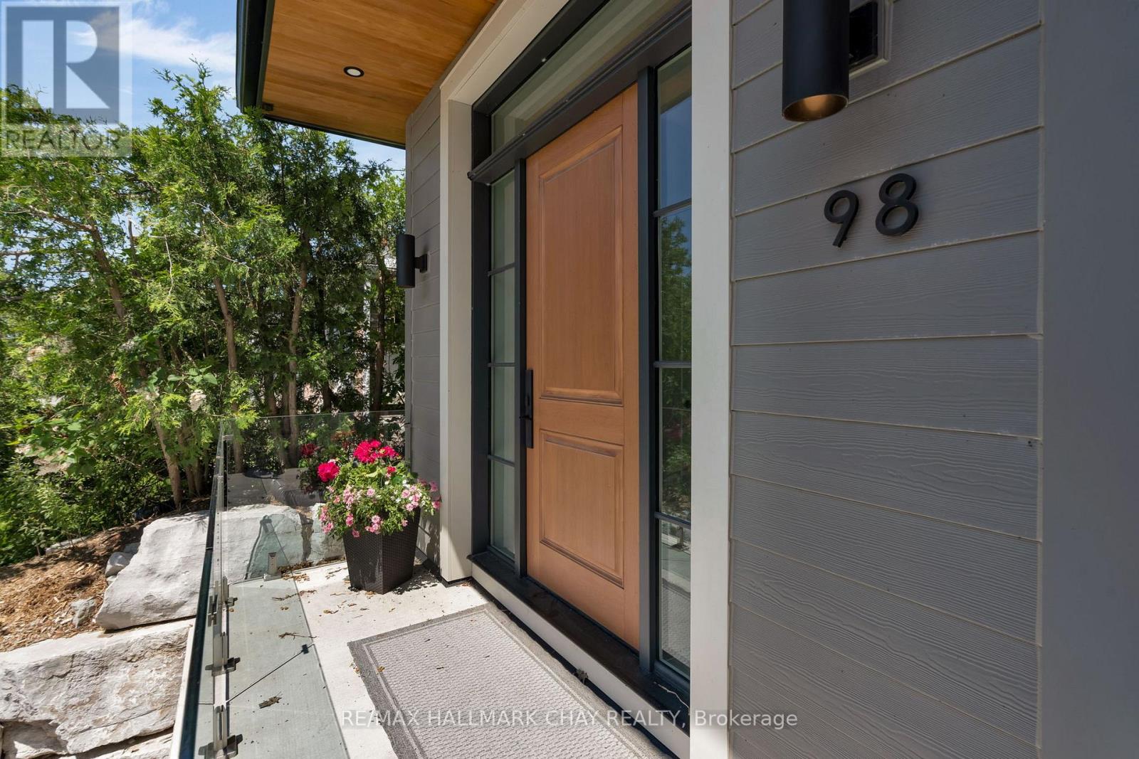 98 Shanty Bay Road, Barrie, Ontario  L4M 1E2 - Photo 3 - S12741400