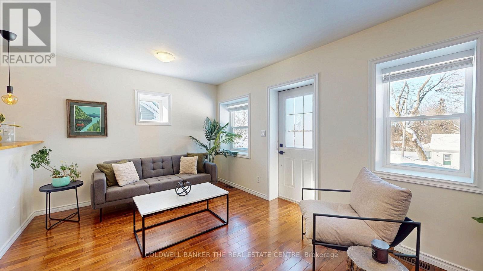 135 Simcoe Street, Orillia, Ontario  L3V 1G8 - Photo 3 - S12741408