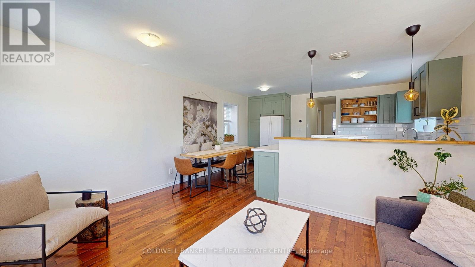 135 Simcoe Street, Orillia, Ontario  L3V 1G8 - Photo 4 - S12741408