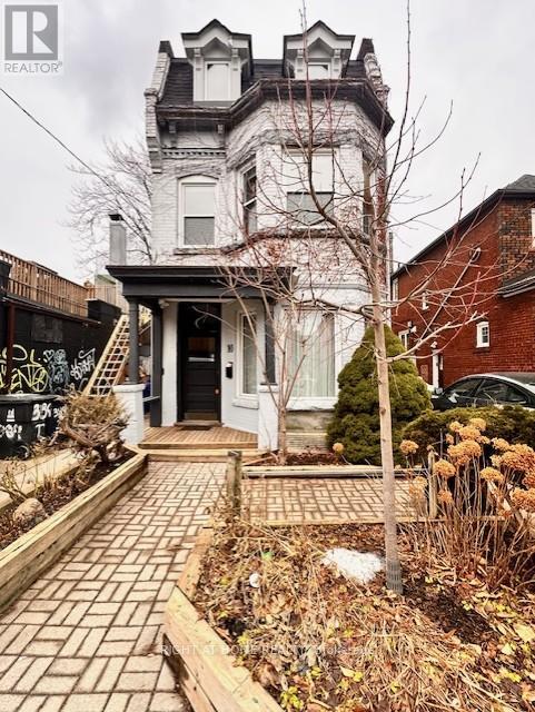 MAIN - 10 BORDEN STREET, Toronto, Ontario