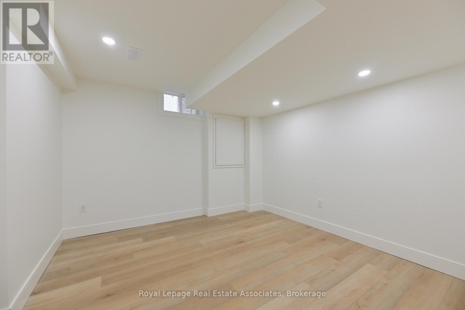 8 Mcnally Street, Halton Hills, Ontario  L7G 6B7 - Photo 11 - W12741396