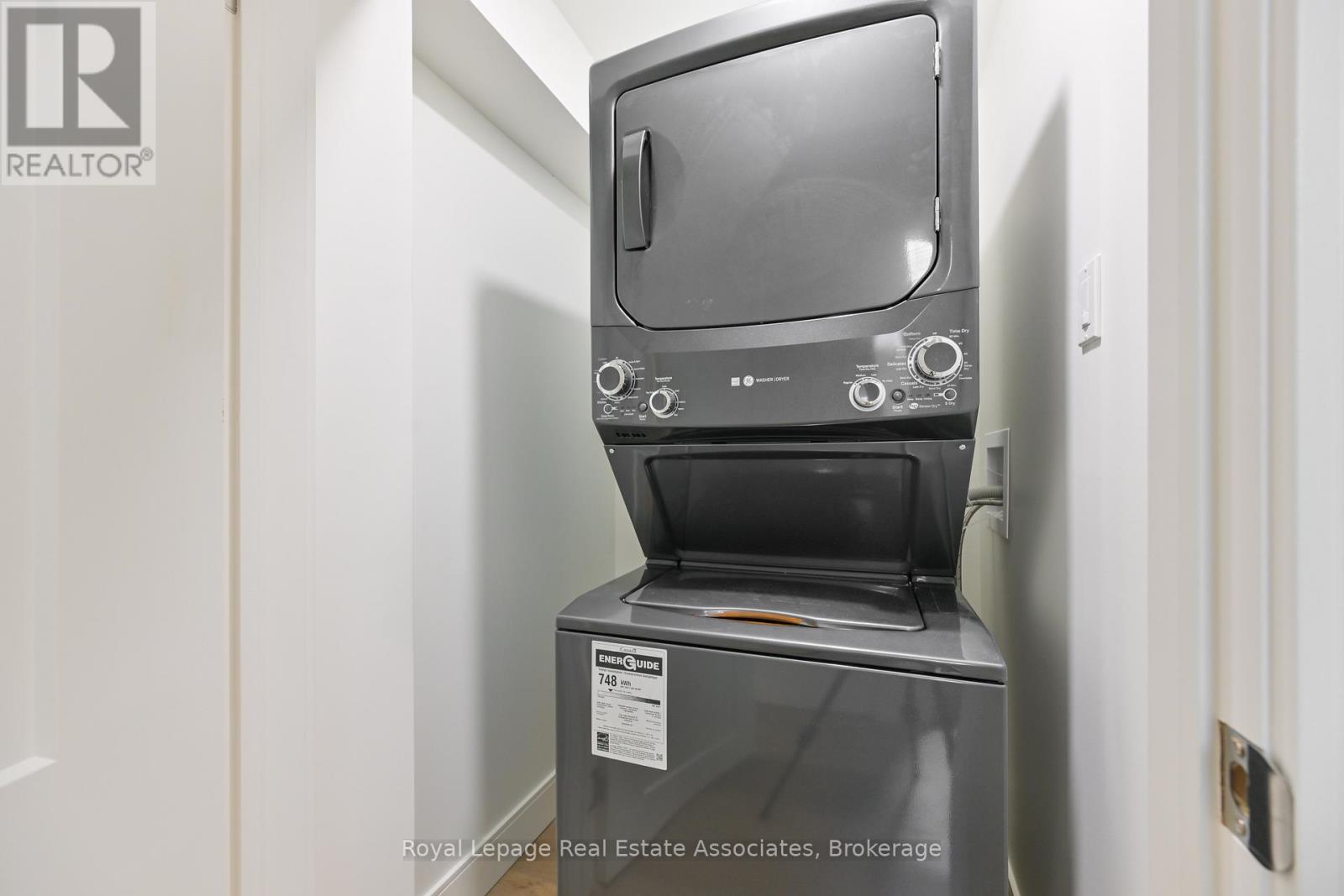 8 Mcnally Street, Halton Hills, Ontario  L7G 6B7 - Photo 17 - W12741396