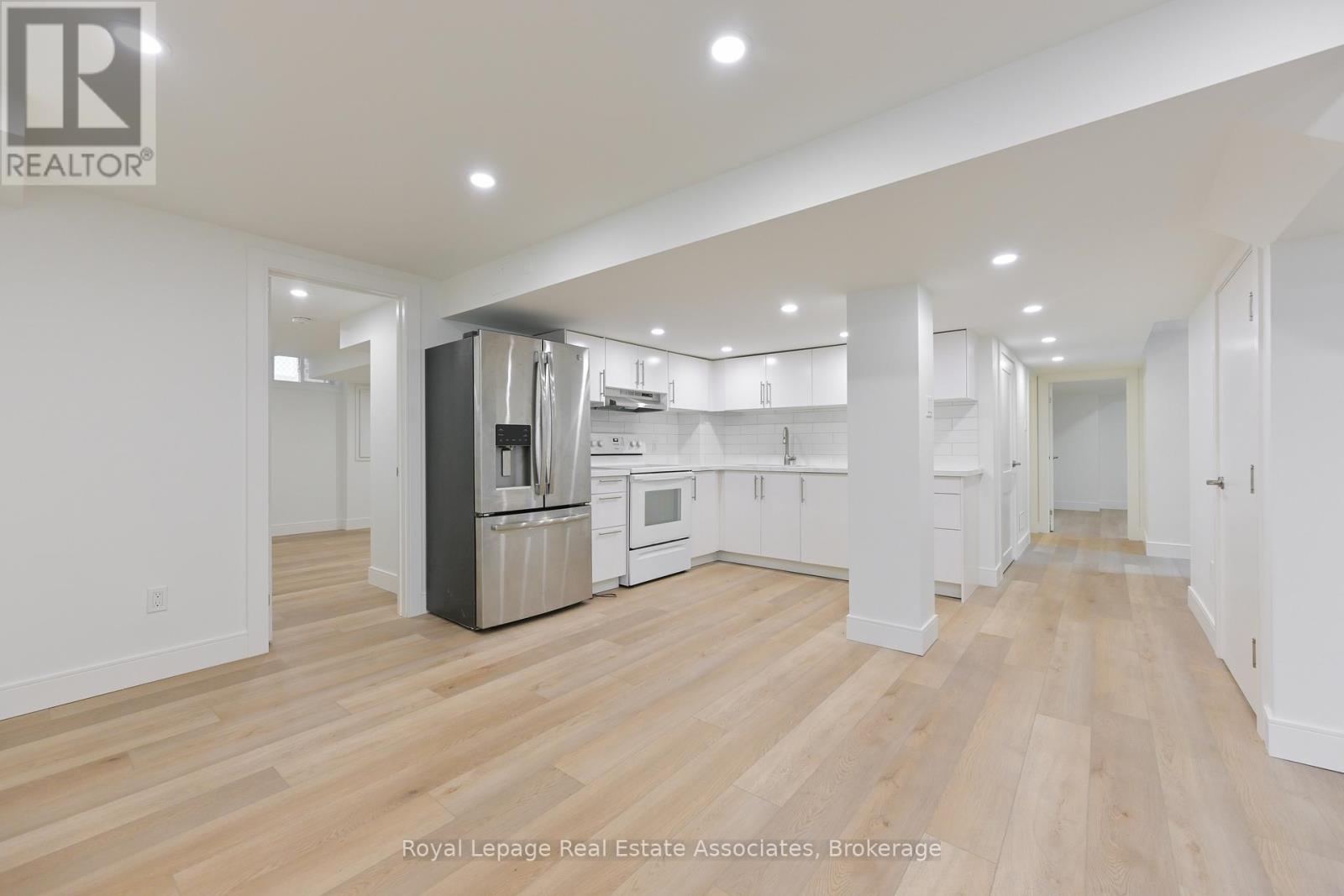 8 Mcnally Street, Halton Hills, Ontario  L7G 6B7 - Photo 6 - W12741396