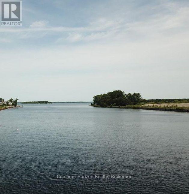 19 Dock Lane, Tay, Ontario  L0K 1R0 - Photo 4 - S12741416