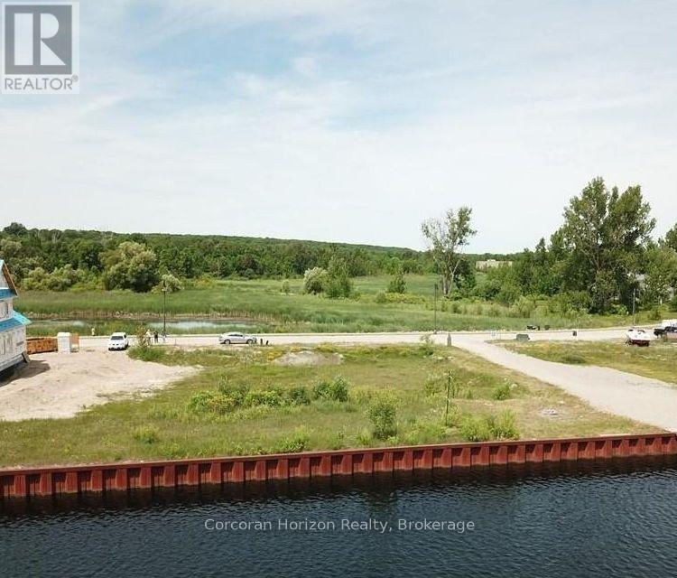 21 Dock Lane, Tay, Ontario L0K 1R0 - Photo 2 - S12741420