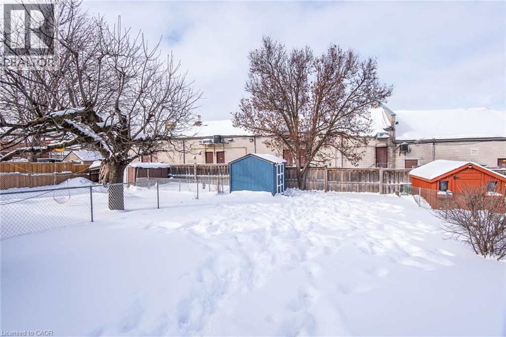 35 Roberts Crescent, Kitchener, Ontario  N2E 1A6 - Photo 4 - 40801526