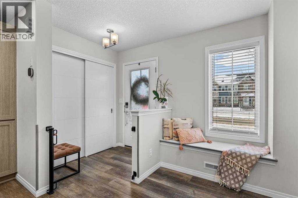 51 Yorkville Boulevard Sw, Calgary, Alberta  T2X 4K2 - Photo 2 - A2278471