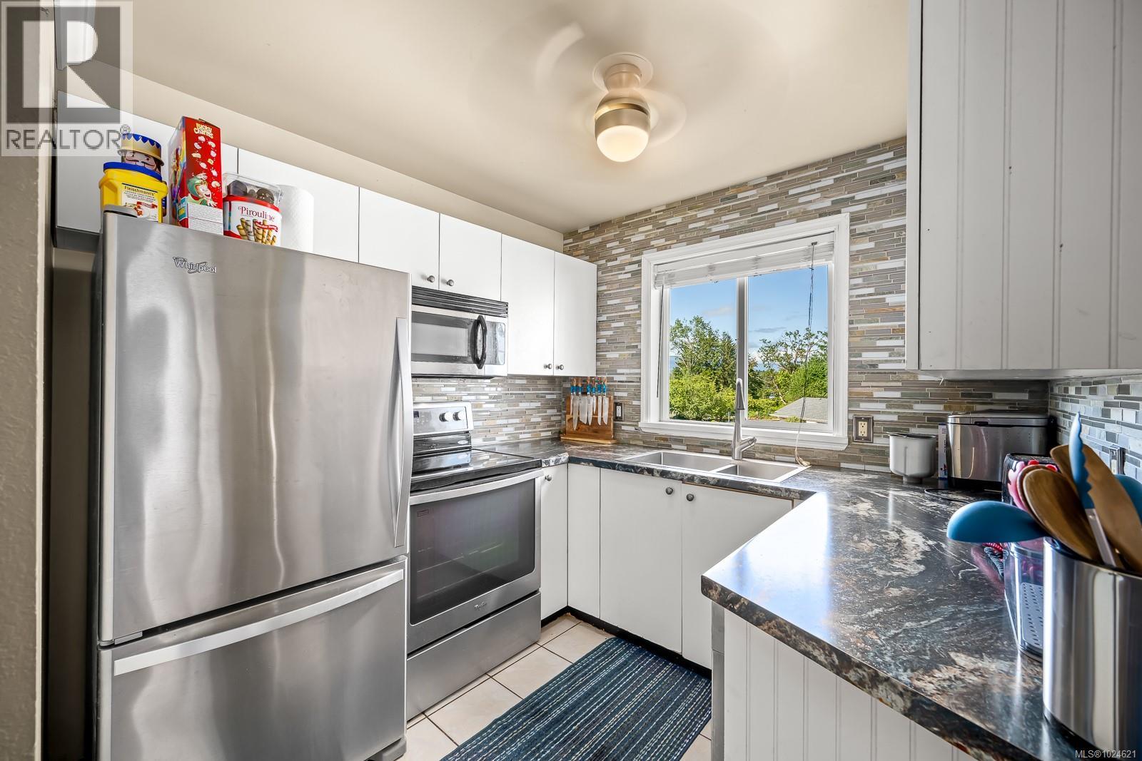 301 1050 Braidwood Rd, Courtenay, British Columbia