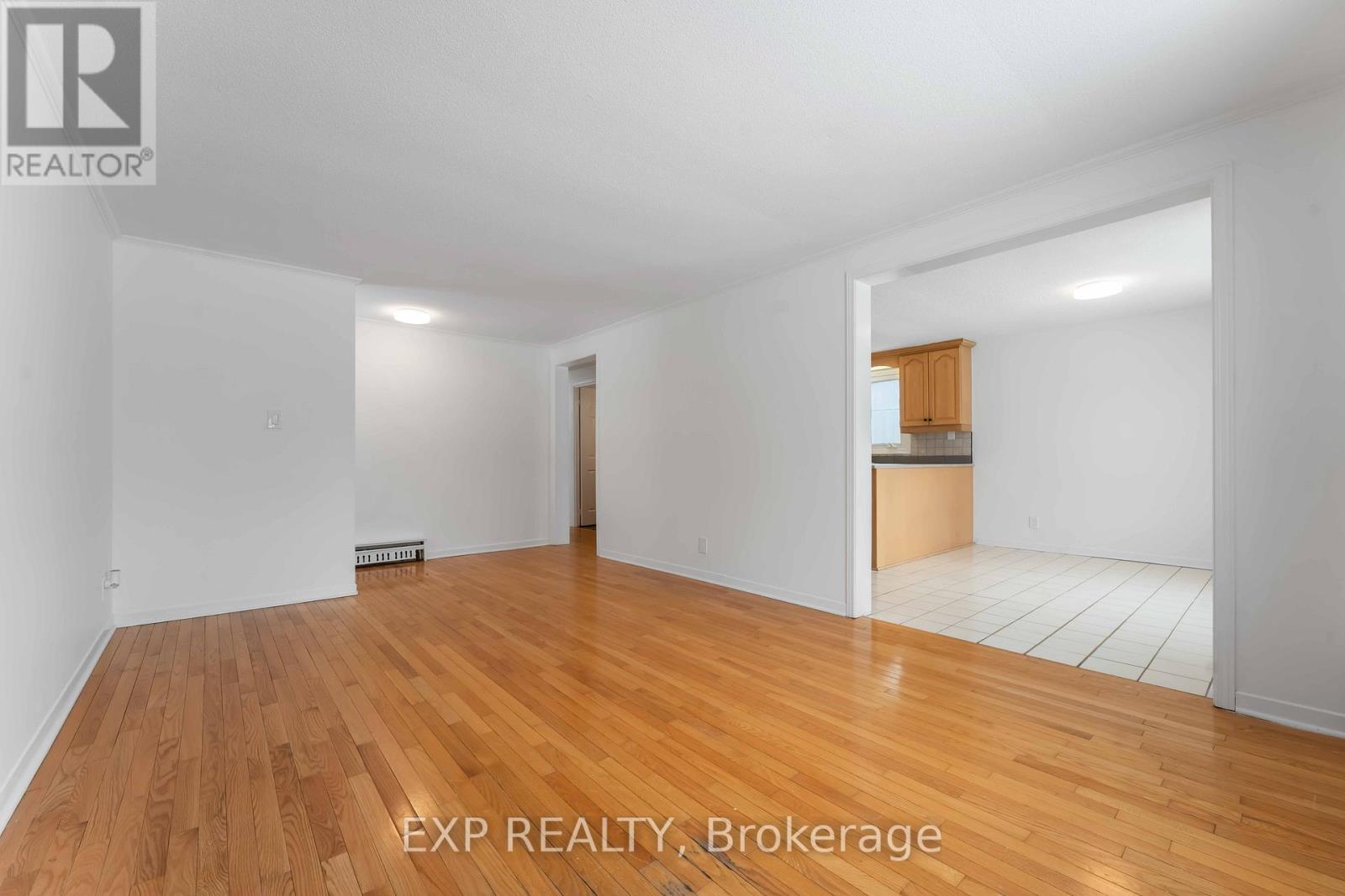 303 Amiens Street, Ottawa, Ontario  K1E 1N3 - Photo 6 - X12741450