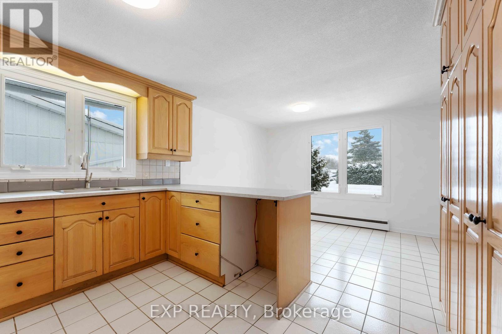 303 Amiens Street, Ottawa, Ontario  K1E 1N3 - Photo 9 - X12741450