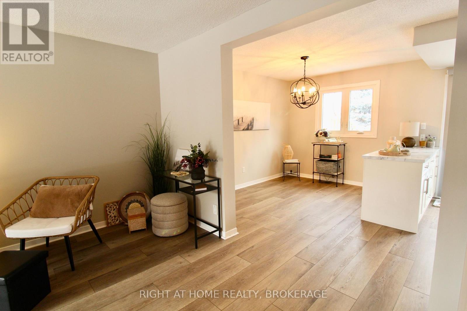 54 - 178 Scott Street, St. Catharines, Ontario  L2N 6Y5 - Photo 4 - X12741474