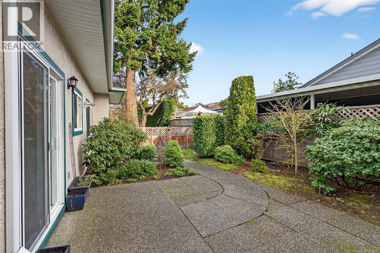 5 2235 Harbour Rd, Sidney, British Columbia  V8L 2P7 - Photo 53 - 1024408