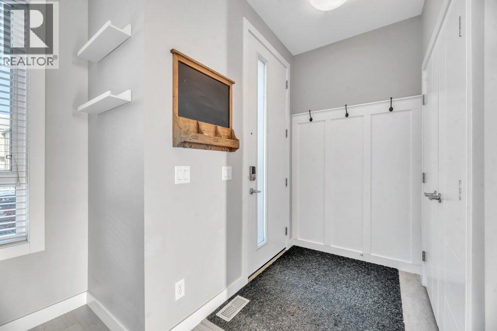 514 Redstone Crescent Ne, Calgary, Alberta  T3N 1M3 - Photo 5 - A2271969